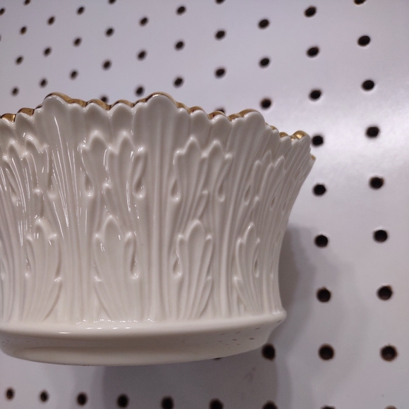 Lenox Keepsake Dish with Gold Trim - Picture 4 of 7